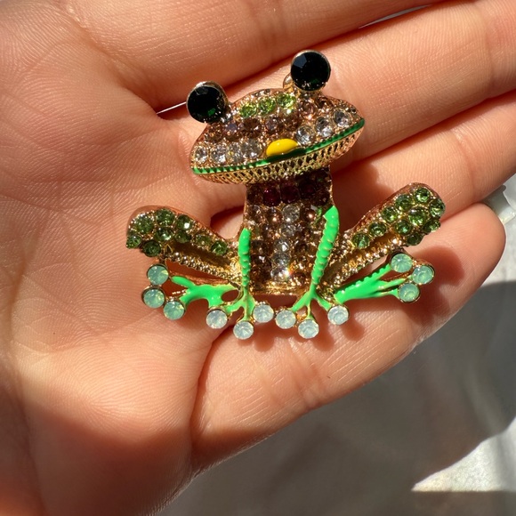 Sparkling Frog Brooch with Green and Brown Crystals - Picture 1 of 7